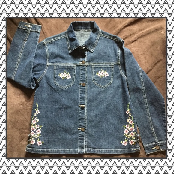 Jackets & Blazers - Flowers embroidered denim jacket